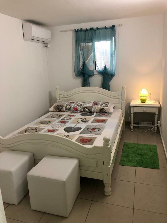 La Tourterelle De Neron Apartment Le Moule Luaran gambar